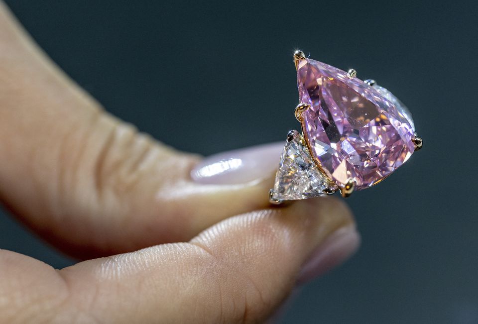 Christie’s: Σε δημοπρασία ένα σπάνιο ροζ διαμάντι