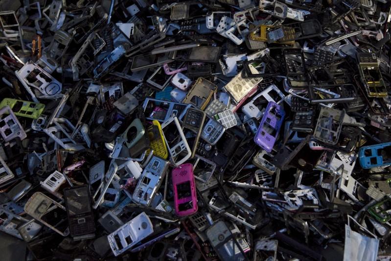 WEEE: Στα σκουπίδια καταλήγουν περισσότερα από 5 δισ. κινητά κάθε χρόνο