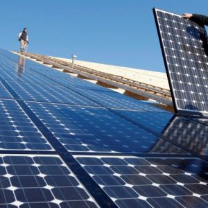 Σκρέκας: Τέλη Μαρτίου αναμένονται τα προγράμματα για ηλιακούς, φωτοβολταϊκά