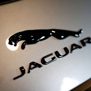 Δασμοί: Πώς Jaguar και Aston Martin θα μοιραστούν αγοραστές στις ΗΠΑ