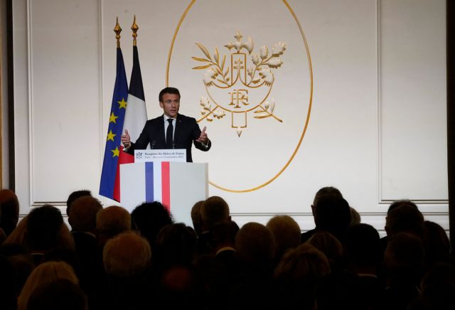 Γαλλία: Ελαττώνεται η συνεργασία της κυβέρνησης με ιδιωτικές εταιρείες συμβούλων