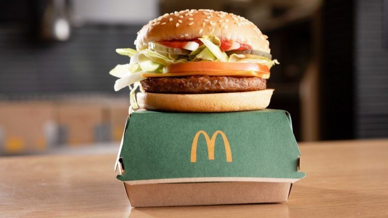 McDonalds: Θέλει να φτάσει τα 50.000 καταστήματα έως το 2027