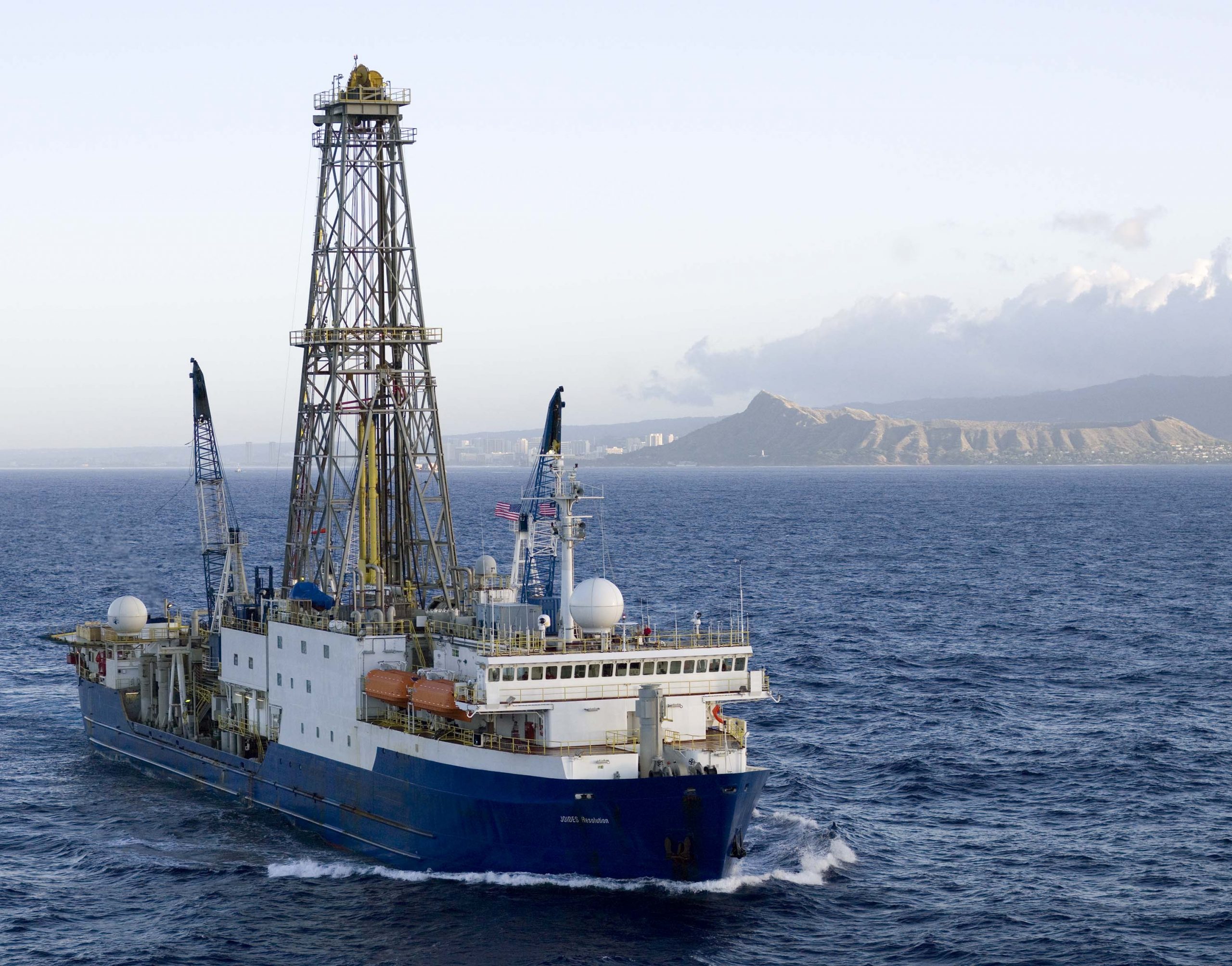 Σαντορίνη: Πλοίο θα πραγματοποιήσει θαλάσσιες γεωτρήσεις γύρω από τα ηφαίστεια της