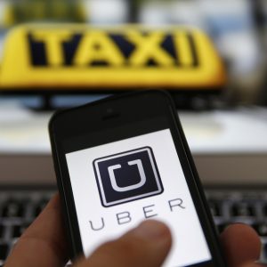 Uber: Διαμορφώνει συμμαχίες εν όψει κρίσιμης αντιπαράθεσης στην ΕΕ