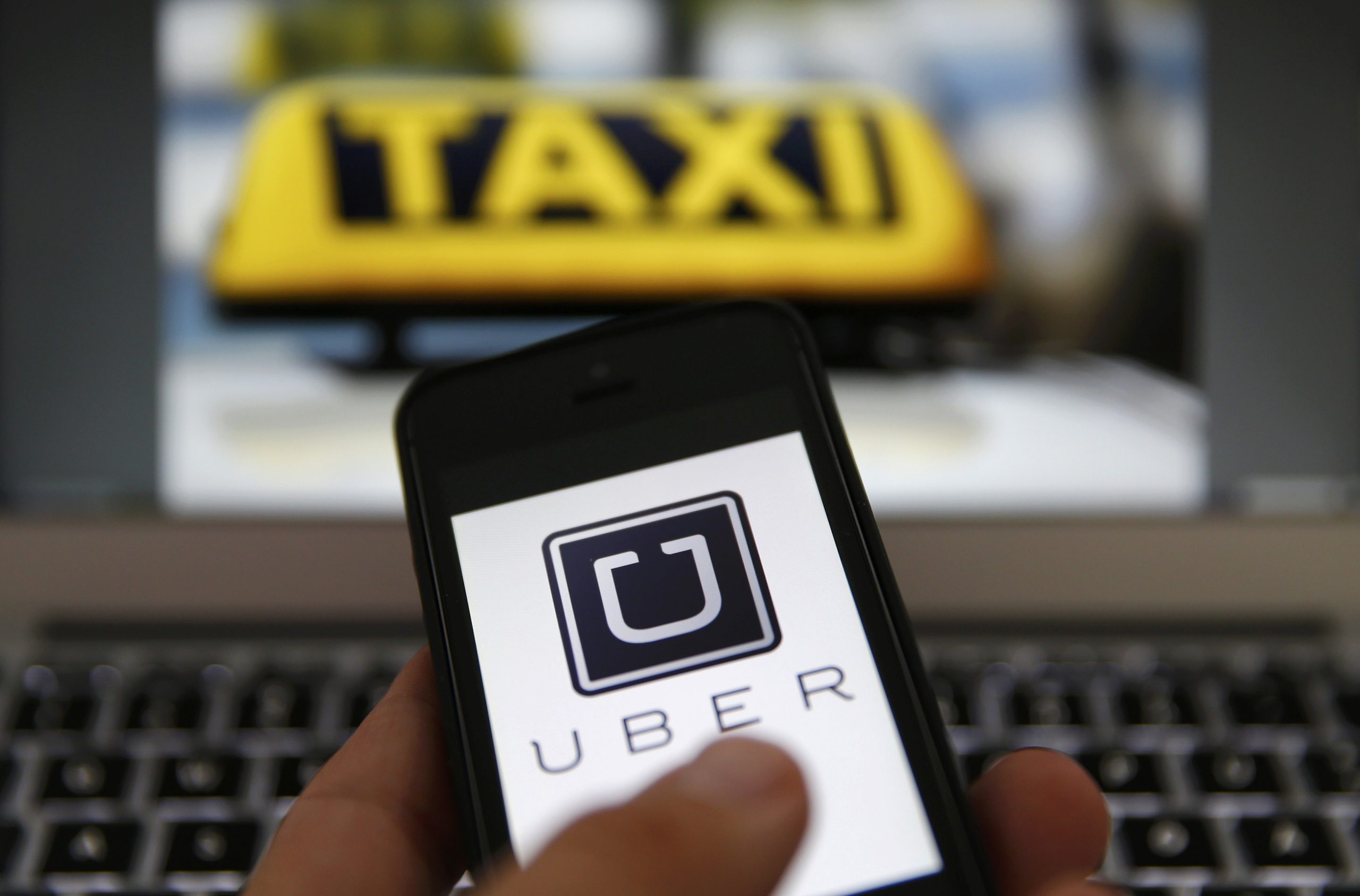 Uber: Αυξημένες οι κρατήσεις των τουριστών στην Ελλάδα