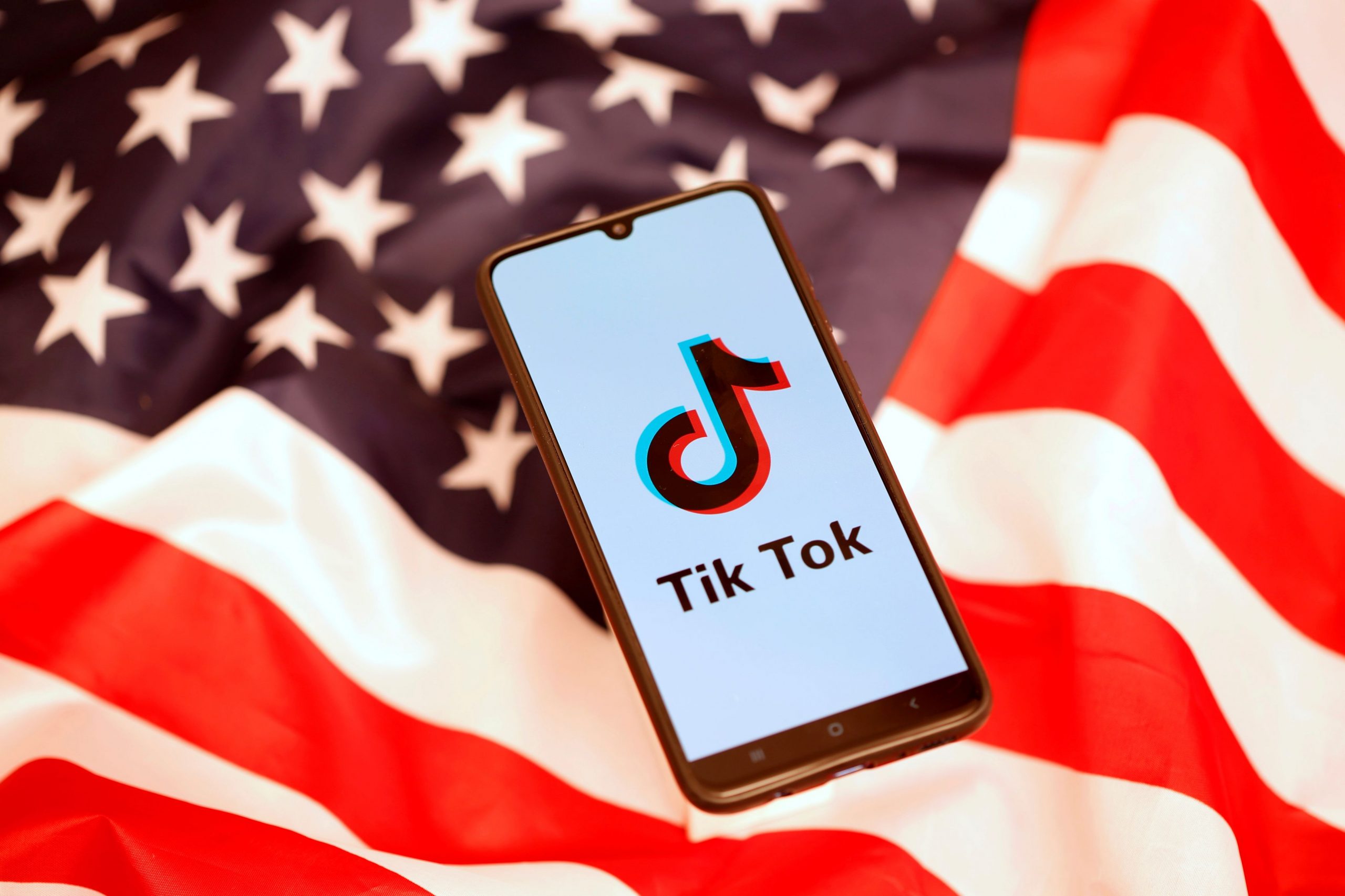 Tik Tok: Πέρασε απο την αμερικανική Βουλή ο νόμος που μπορεί να μπλοκάρει την εφαρμογή