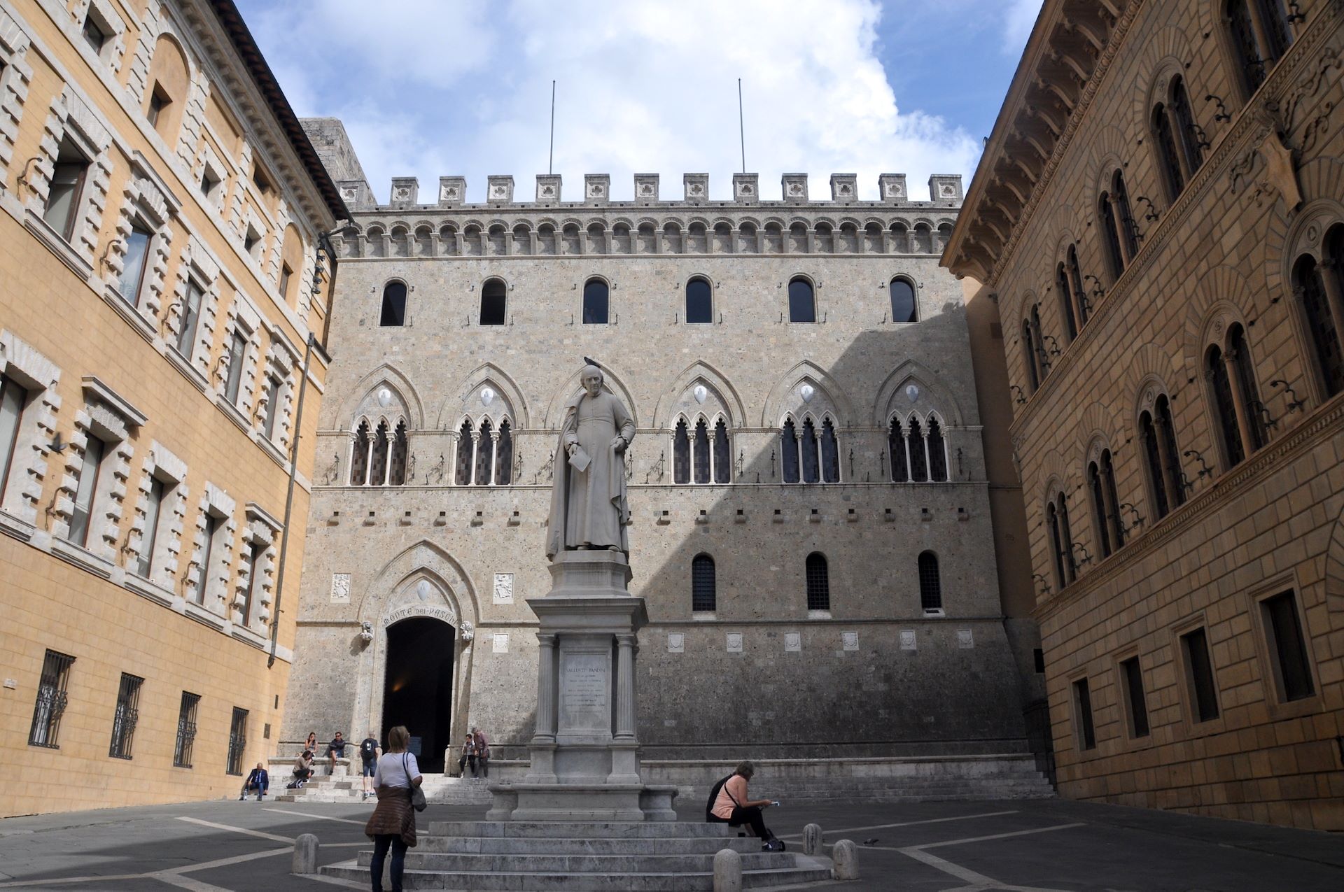 Monte dei Paschi: Πόσο το τράβηξε η Ιταλία για να σώσει την προβληματική τράπεζά;