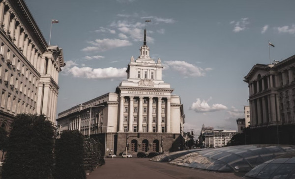 Βουλγαρία: Το κοινοβούλιο δε στηρίζει την κυβέρνηση τεχνοκρατών