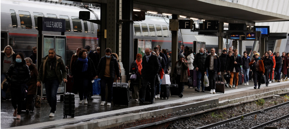 Γαλλία: Τέλος η ταλαιπωρία των Γάλλων με τα τρένα – Τι συμφώνησαν διοίκηση και συνδικάτα