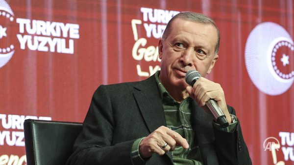 Ερντογάν προς Μητσοτάκη: «Αν κάνεις ένα λάθος, θα παρελάσουν τρελοί Τούρκοι»