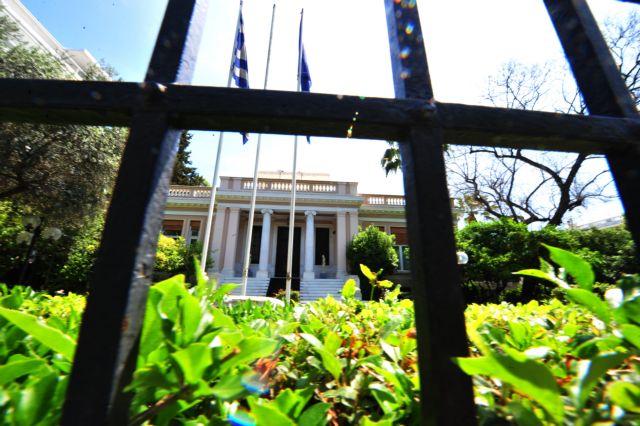 Greek National Security Council is meeting with Turkish provocations in the background