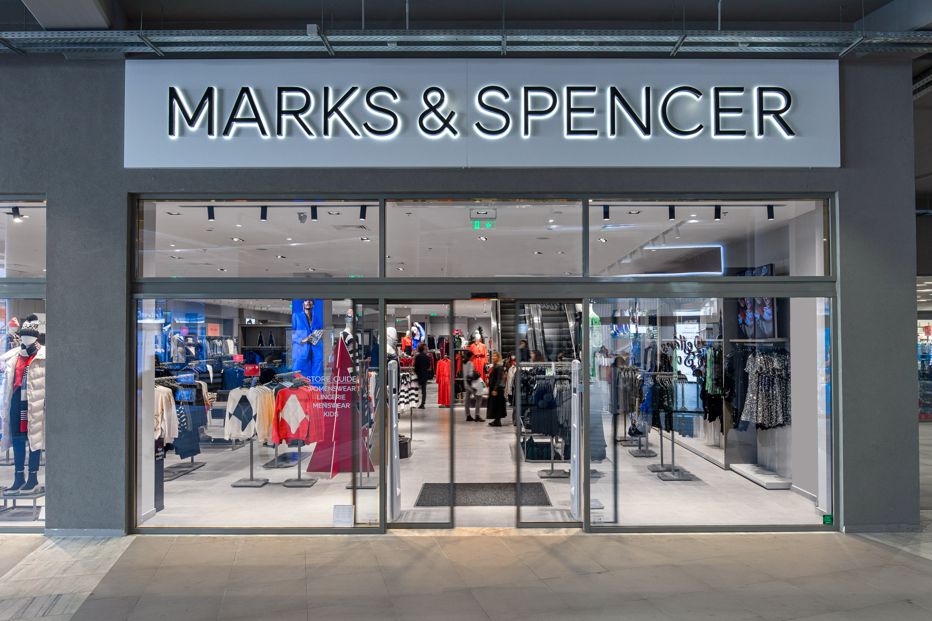 Marks & Spencer: Εγκαινίασε στον Πειραιά το 28ο κατάστημα του δικτύου της στην Ελλάδα