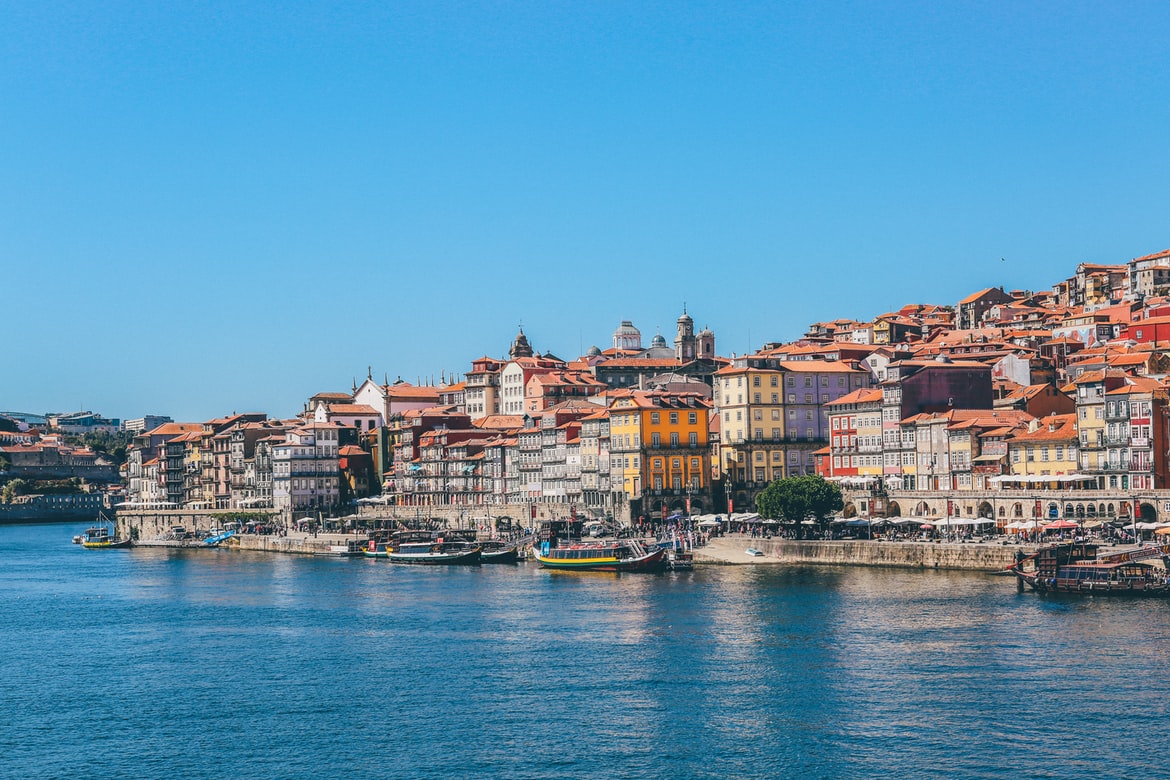 Fitch: Αναβάθμισε στο «Α» το αξιόχρεο της Πορτογαλίας