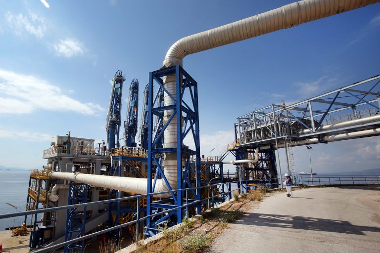 Handelsblatt: Η ΝΑ Ευρώπη ελπίζει στο LNG της Ρεβυθούσας