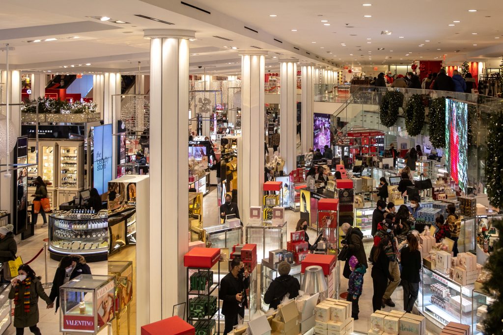 ΗΠΑ: Αύξηση 7,6% στις λιανικές πωλήσεις την εορταστική περίοδο