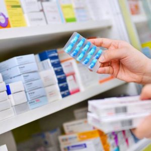 Υγεία: Με τουλάχιστον ένα κουτί αντιβιοτικών το χρόνο το 45% των Ελλήνων