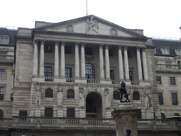 Τράπεζα της Αγγλίας: Μεγαλύτερη του αναμενομένου αύξηση των επιτοκίων κατά 0,50%