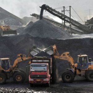 Ινδία: Η μεγαλύτερη εταιρεία άνθρακα παγκοσμίως ανοίγει ξανά δεκάδες ορυχεία