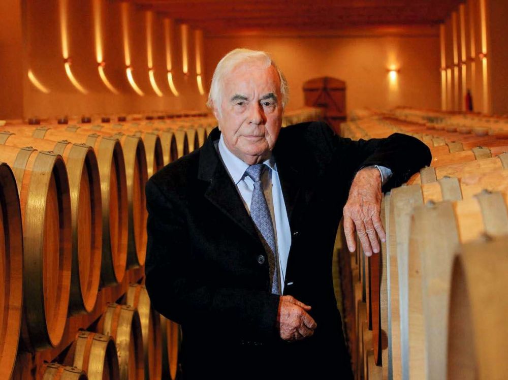 Καστέλ: Οι παλιομοδίτικες συνήθειες του μυστικοπαθούς δισεκατομμυριούχου του κρασιού «θολώνουν» τη διαδοχή