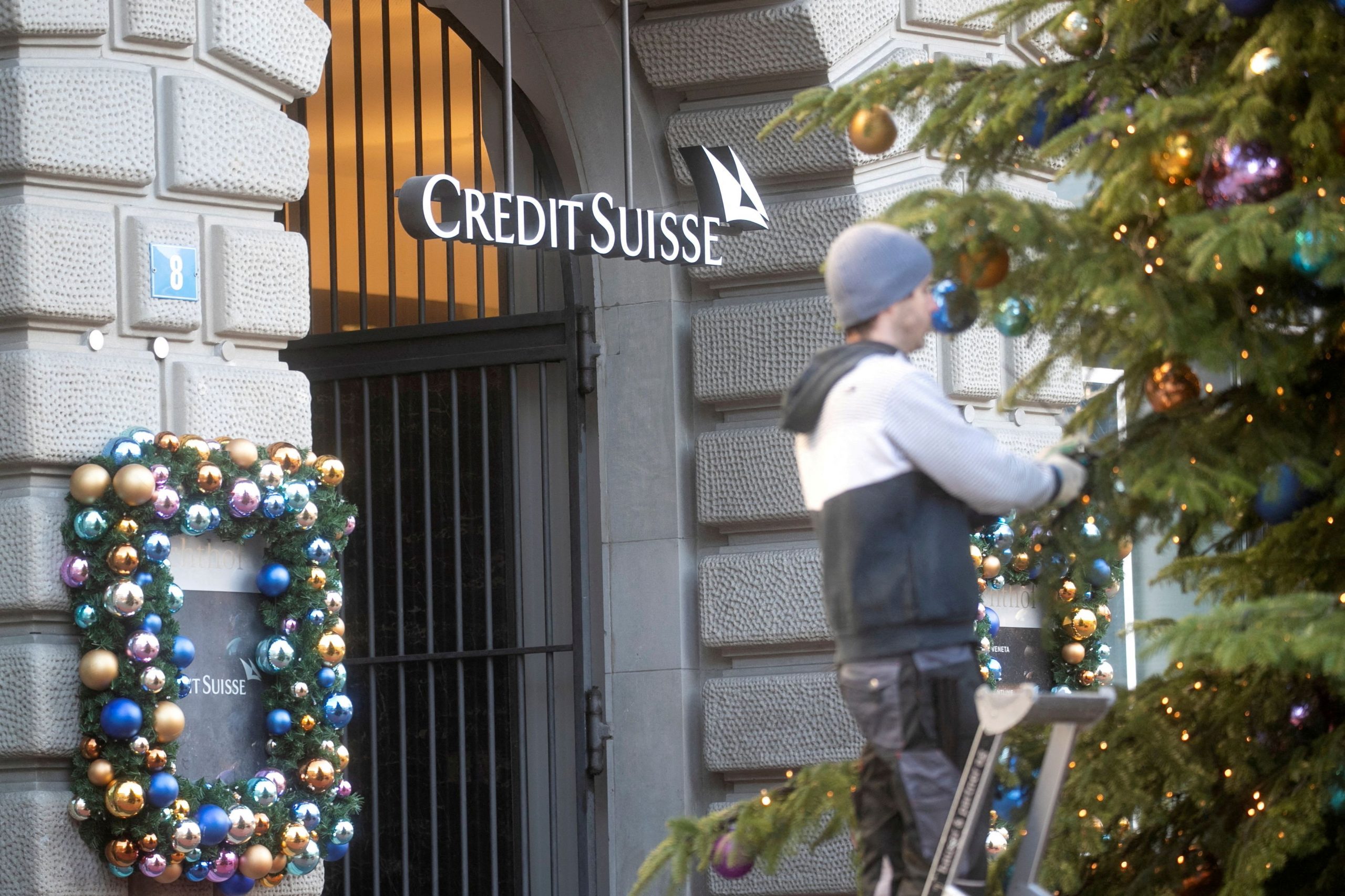 Credit Suisse: Αλμα 6,6% στη μετοχή μετά το ενδιαφέρον του Μοχάμεντ μπιν Σαλμάν