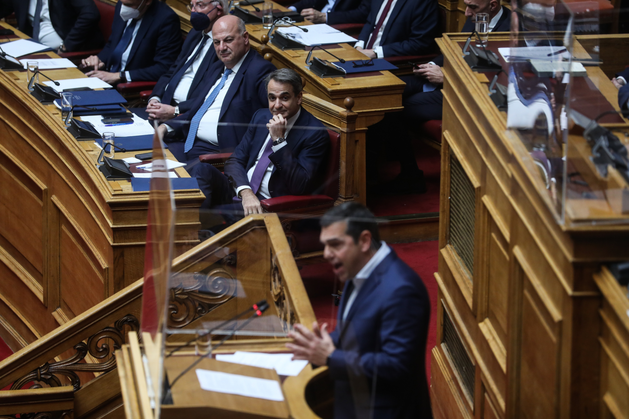 Υποκλοπές: Κόντρα Μητσοτάκη – Τσίπρα στη Βουλή για το ποιος θα κλείσει τη συζήτηση