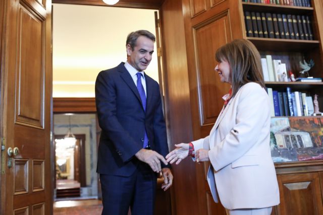 Greek PM to President Sakellaropoulou: “The banks should assume their responsibilities”