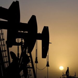 Πετρέλαιο: Βουτιά που ξεπερνά το 3,5% καταγράφουν οι τιμές του- Αμετάβλητη η πολιτική παραγωγής του ΟΠΕΚ+