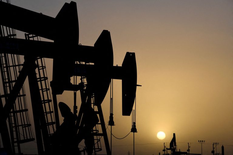 Πετρέλαιο: Ανοδικά οι τιμές, με το βλέμμα των επενδυτών σε Μέση Ανατολή και Fed