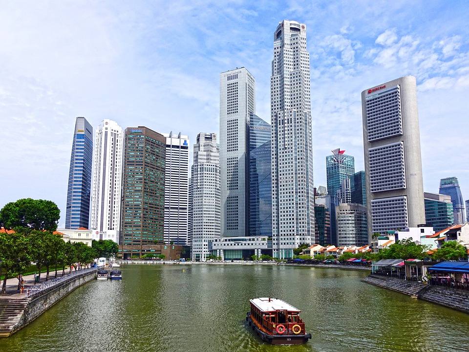 Σιγκαπούρη: Τα υψηλά ενοίκια υποσκάπτουν τον ανταγωνισμό με το Χονγκ Κονγκ
