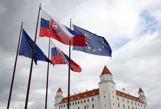 Σλοβακία: Κατέρρευσε η κυβέρνηση μειοψηφίας