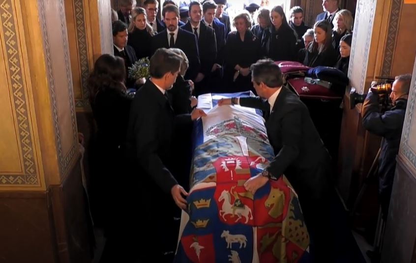 Τέως βασιλιάς Κωνσταντίνος: Οι στιγμές που ξεχώρισαν στην κηδεία του