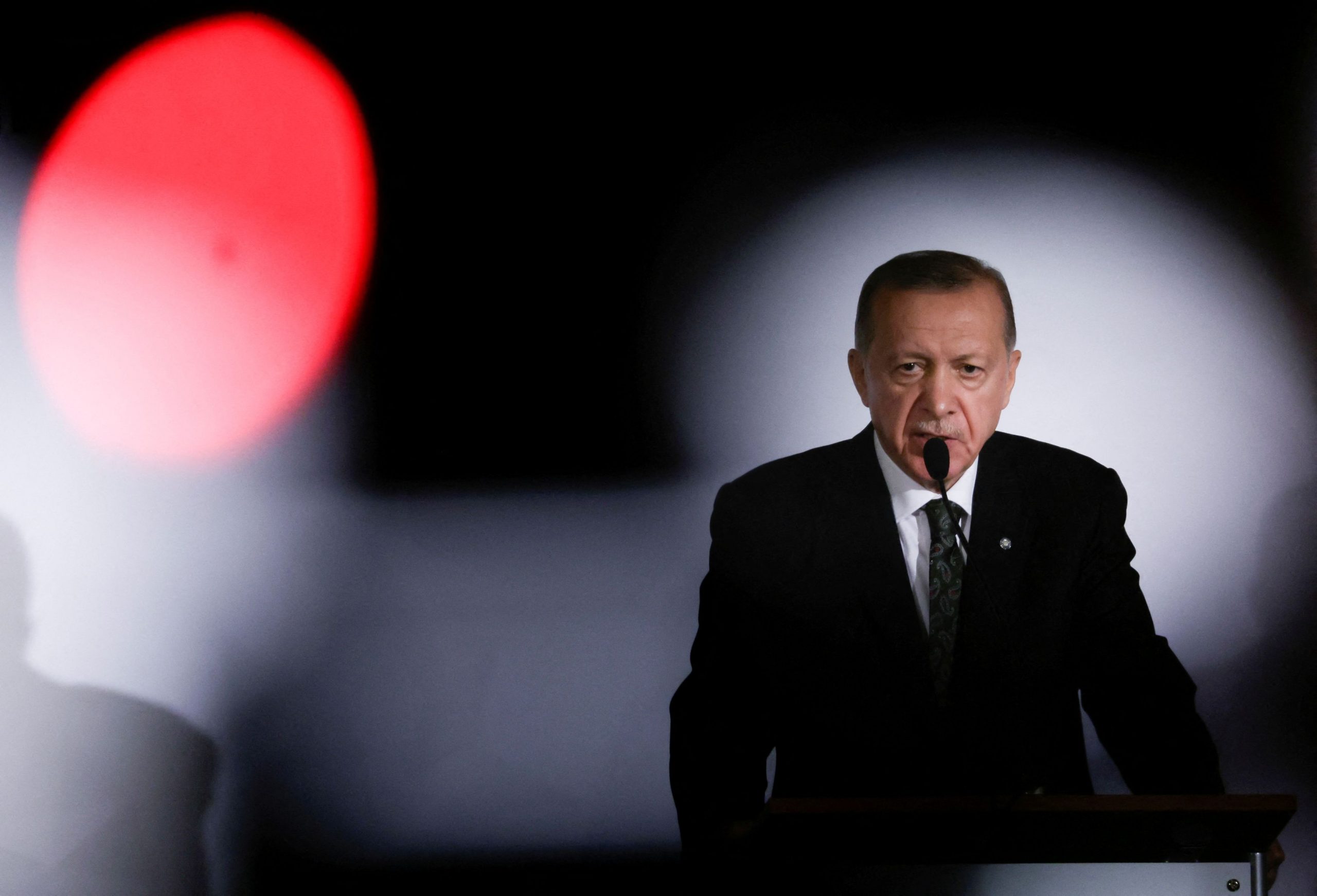 Τουρκία: Οι προεκλογικές παροχές Ερντογάν και οι κίνδυνοι για την οικονομία