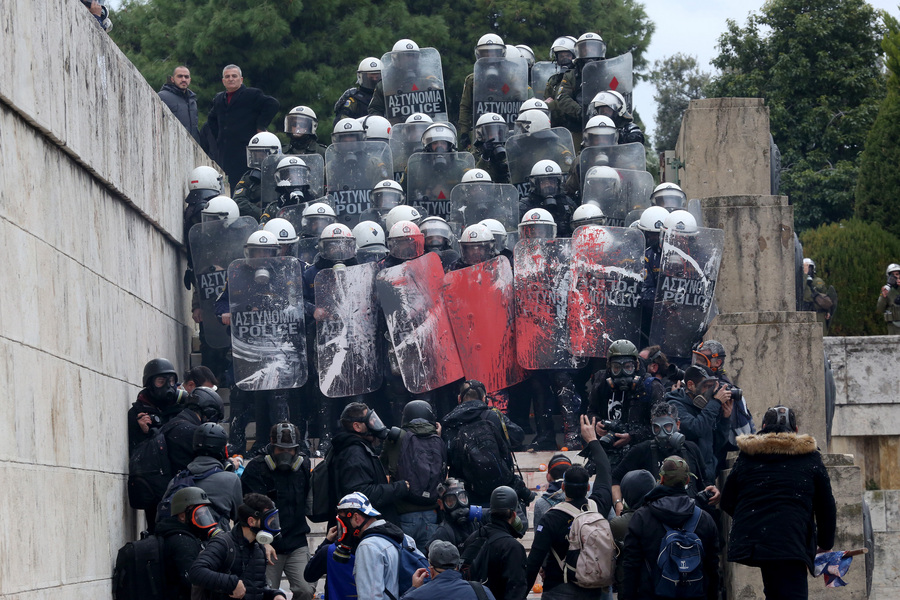 Κινδυνεύει η Ελλάδα από μια εισβολή στη Βουλή των εγχώριων «Τραμπ» και «Μπολσονάρου»;