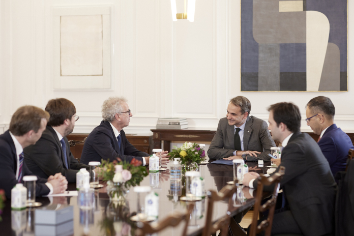 Greek PM Mitsotakis’ meeting with the executive director of the ESM