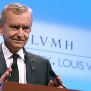 LVMH: Στο μικροσκόπιο ο Μπερνάρ Αρνό για σχέσεις με ρώσο ολιγάρχη