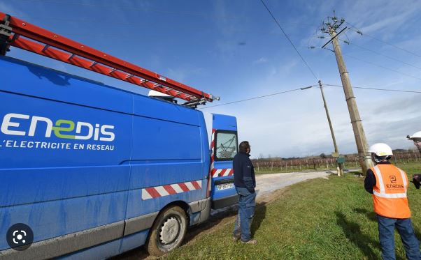 Γαλλία: 75.000 νοικοκυριά χωρίς ηλεκτρικό ρεύμα λόγω της καταιγίδας Ζεράρ