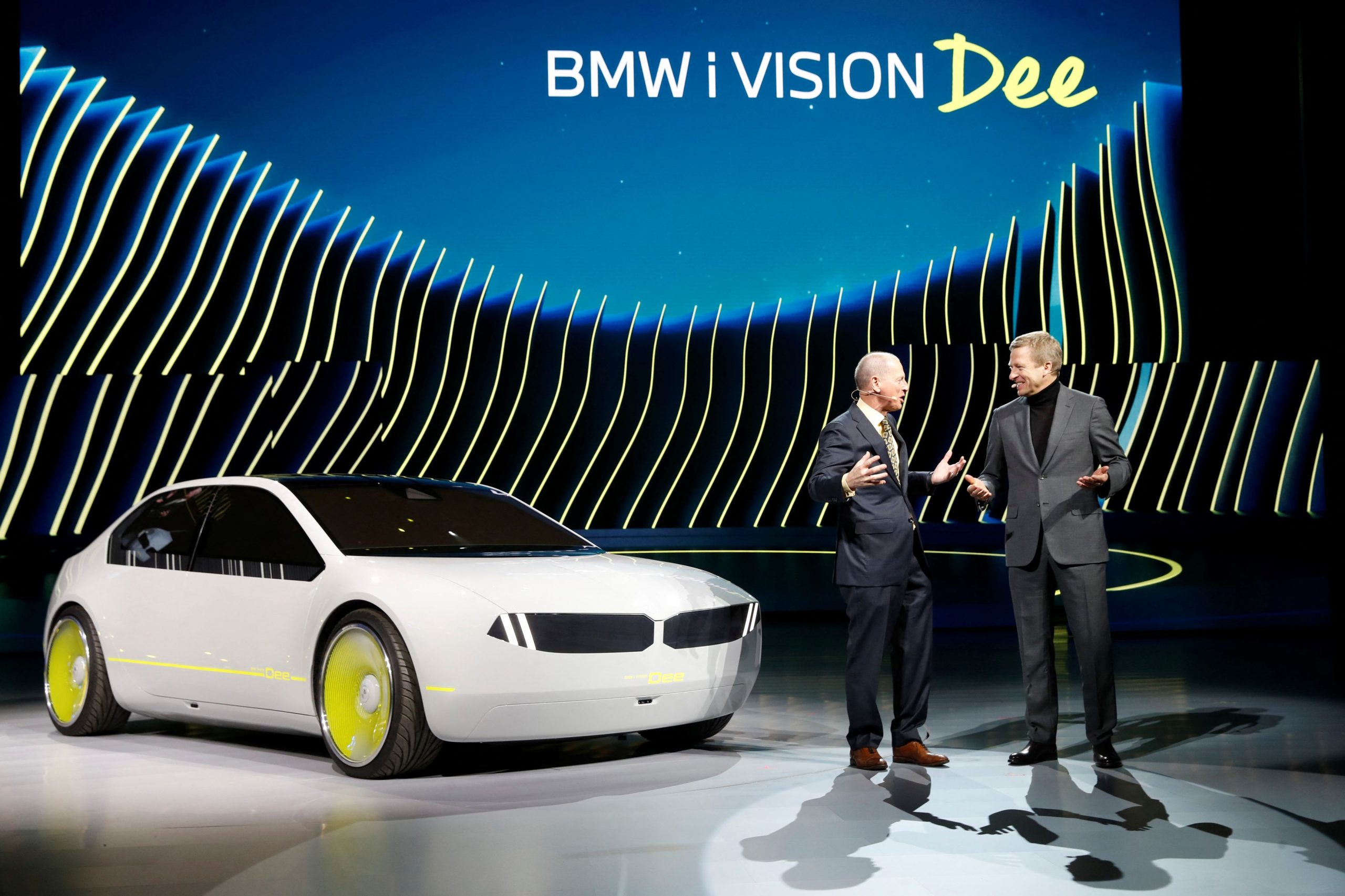 BMW: Το πρώτο αυτοκίνητο που… αλλάζει χρώμα [Video]