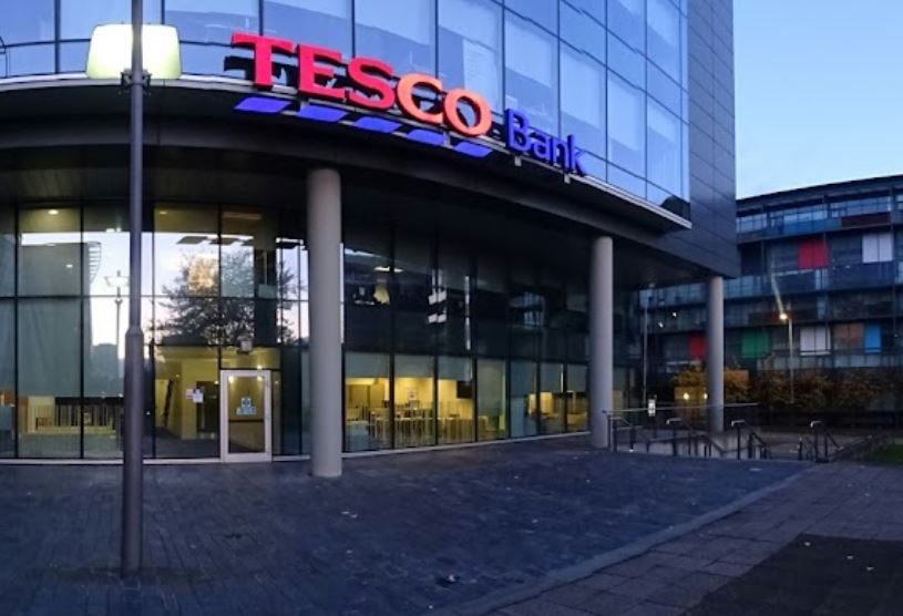 Tesco Bank: Αύξηση 1.400 ευρώ στους υπαλλήλους