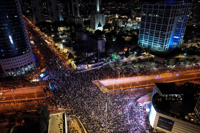 Ισραήλ: Σείστηκε το Τελ Αβιβ με 100.000 διαδηλωτές υπέρ Δημοκρατίας και Δικαιοσύνης