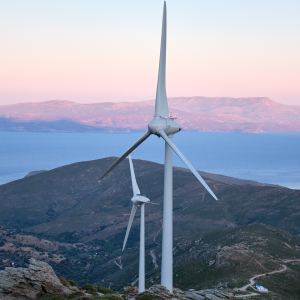 ΕΛΕΤΑΕΝ: Οι οριζόντιοι αποκλεισμοί περιοχών με υψηλό αιολικό δυναμικό αυξάνουν το κόστος ενέργειας