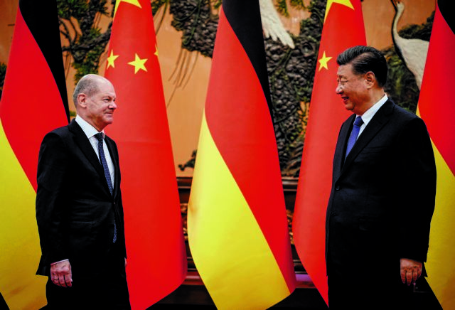 Γερμανία: «Πόλεμος» κυβέρνησης – εταιρειών για τα «μάτια» της Κίνας
