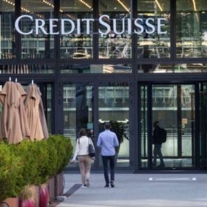 Η UBS σώζει τη μεγαλύτερη αξία από το ναυάγιο της Credit Suisse