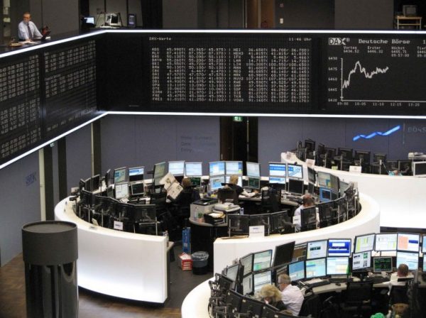 Ευρωπαϊκά Χρηματιστήρια: Αδύναμο το Λονδίνο, σταθεροποιητικά οι ευρωαγορές