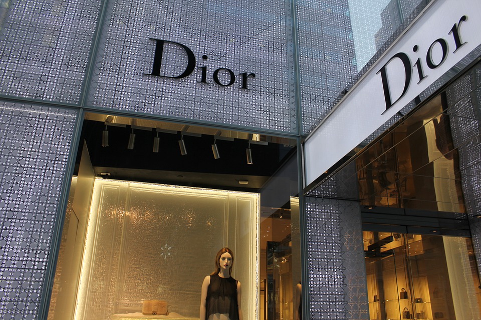 Ντελφίν Αρνό: Ποια είναι η νέα επικεφαλής της Dior