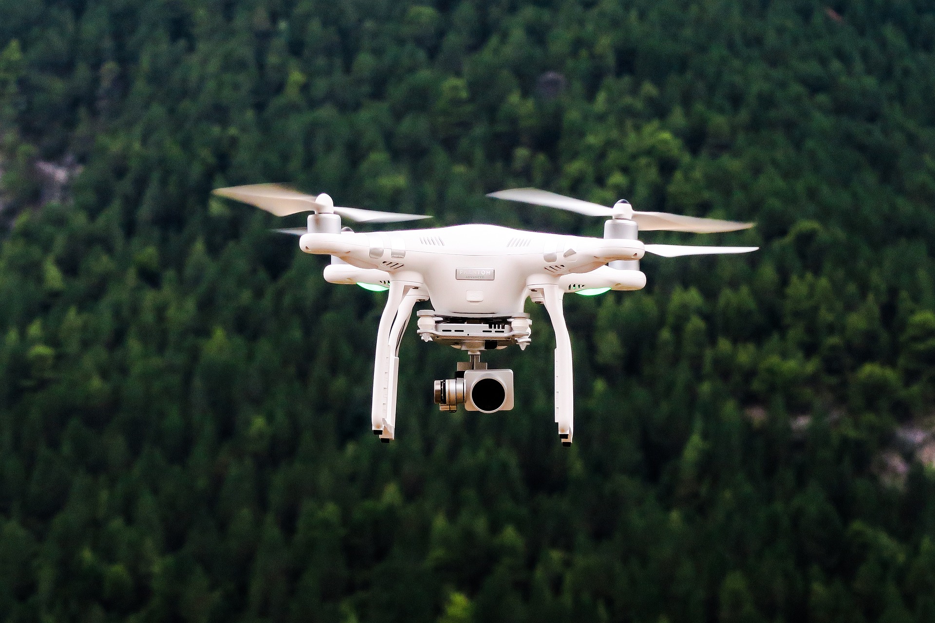 ΕΒΕΠ: Σχέδιο χρήσης drones για εμπορική χρήση στον Πειραιά