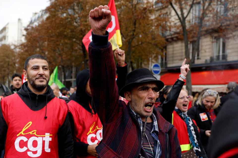 Γαλλία: Τα συνδικάτα απειλούν να κόψουν το ρεύμα σε βουλευτές και πλούσιους
