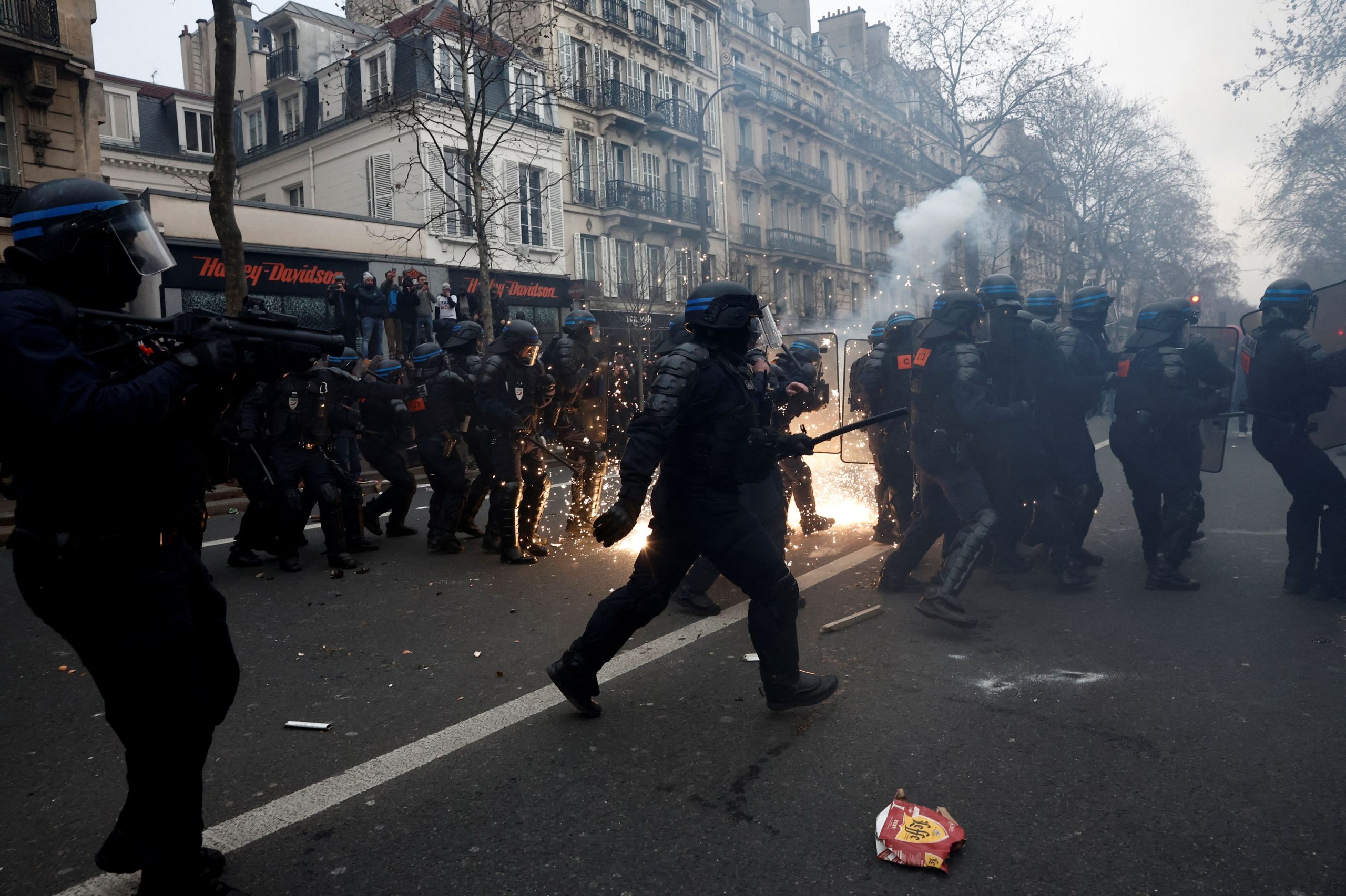 Γαλλία: 1 εκατομμύριο στους δρόμους κατά της πρότασης Μακρόν για τις συντάξεις