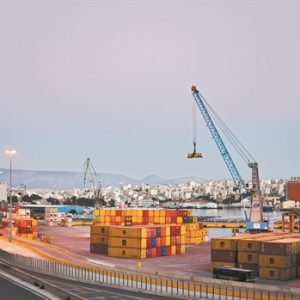 Πειραιάς: Ξεπέρασε τη Βαλένθια στη διακίνηση εμπορευματοκιβωτίων