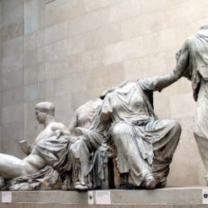 Βατικανό: Ιστορική η επιστροφή θραυσμάτων του Παρθενώνα