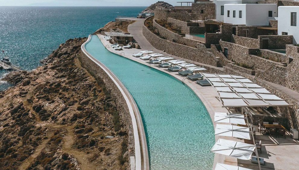 Greek Hotels on the list of new luxury resorts for 2022
